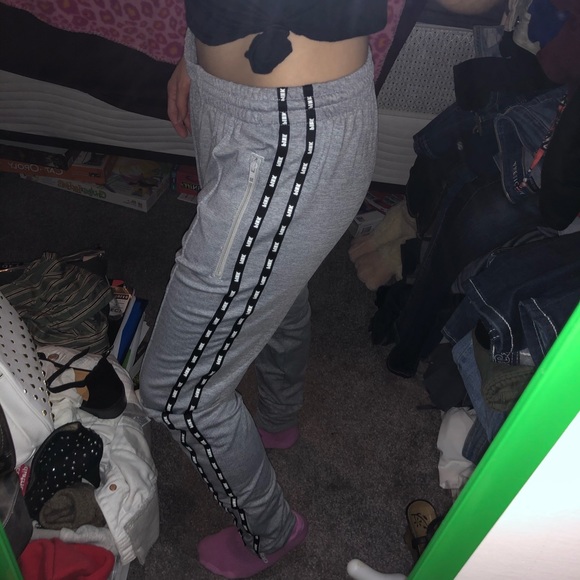 Track pants - Picture 3 of 4